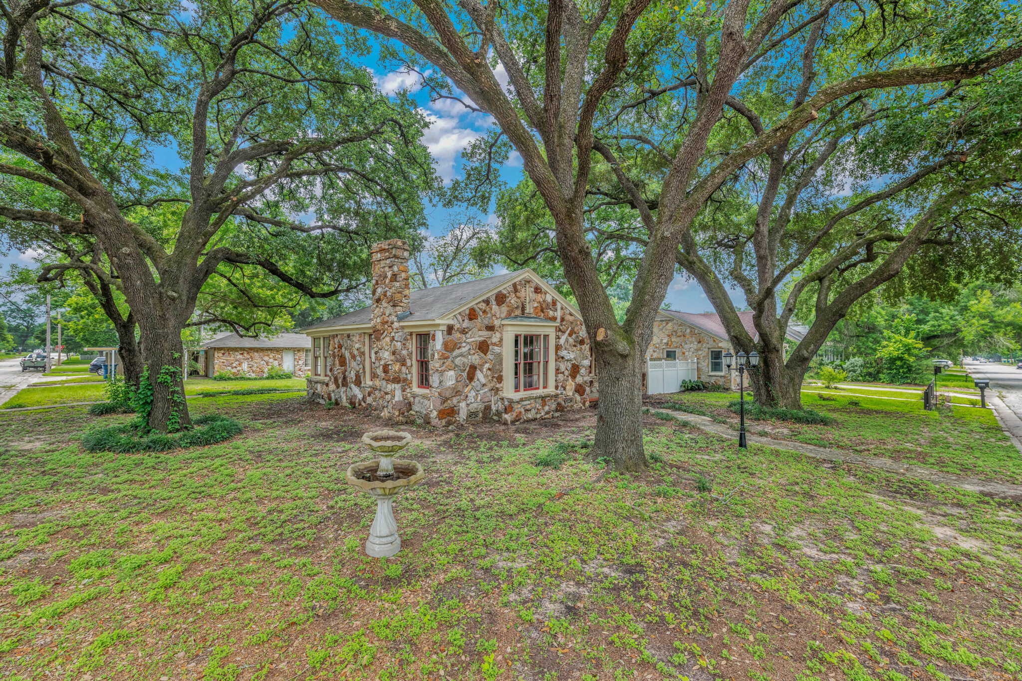 818 E McAlpine St, Navasota, TX 77868 Brazos Land Company